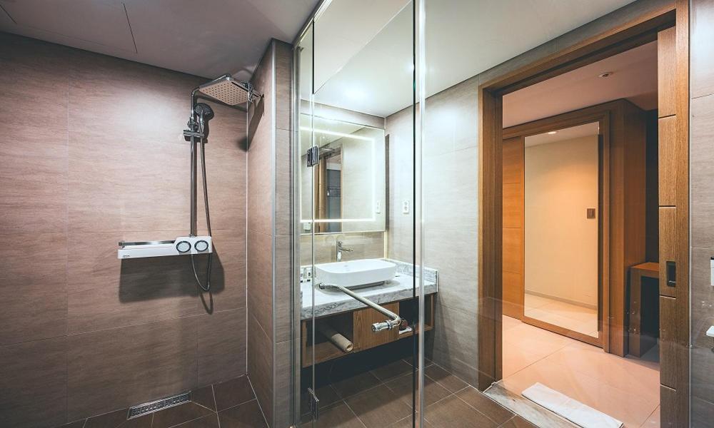 Wonju City Hotel Hyeoksin Exteriör bild