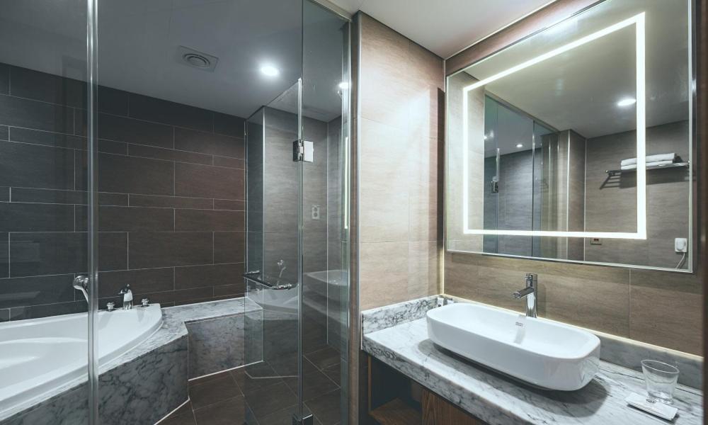Wonju City Hotel Hyeoksin Exteriör bild