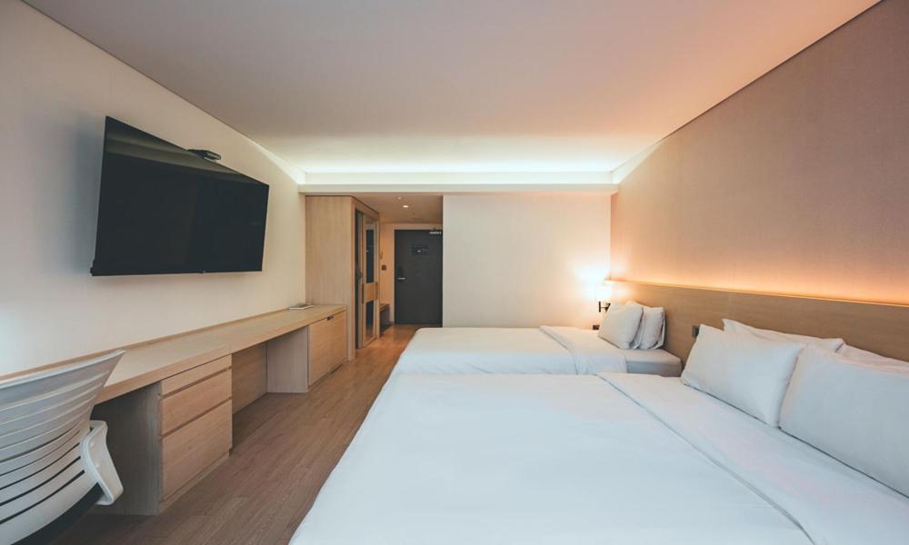 Wonju City Hotel Hyeoksin Exteriör bild