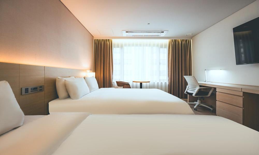 Wonju City Hotel Hyeoksin Exteriör bild