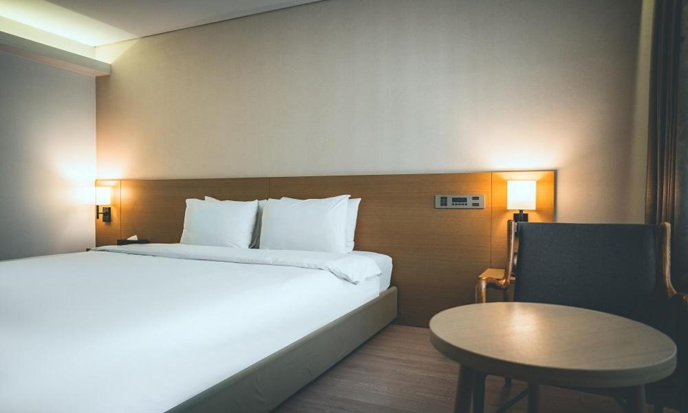 Wonju City Hotel Hyeoksin Exteriör bild